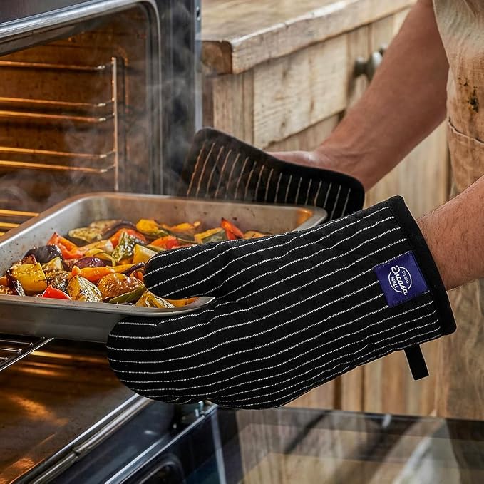 Encasa XO Heat Resistant 100% Cotton Oven Glove & Potholder Set - Image 7