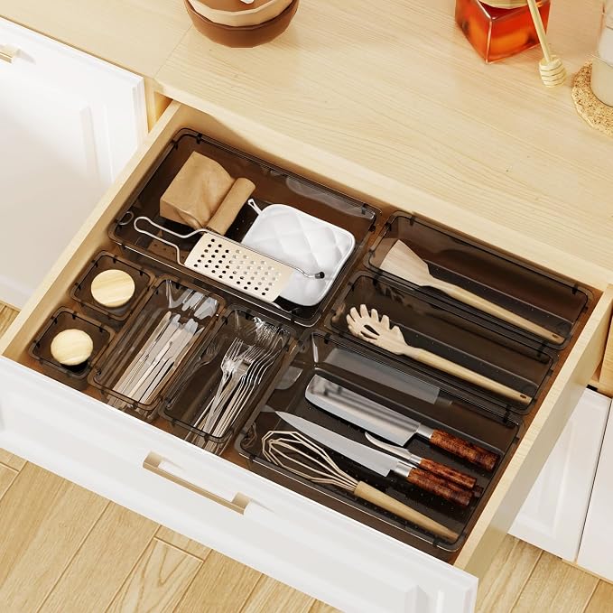 WOWBOX 32 PCS Clear Plastic Drawer Organizer Set, 4 Sizes Desk Drawer - Image 7