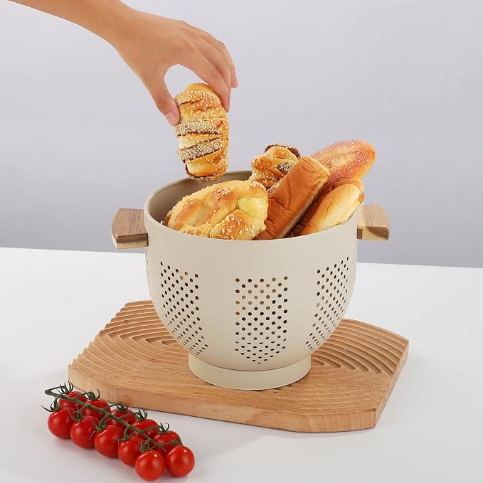 Metal Colander with Wood Handle, 5.5 Quart Powder Coated Steel Large Kitchen - Image 3