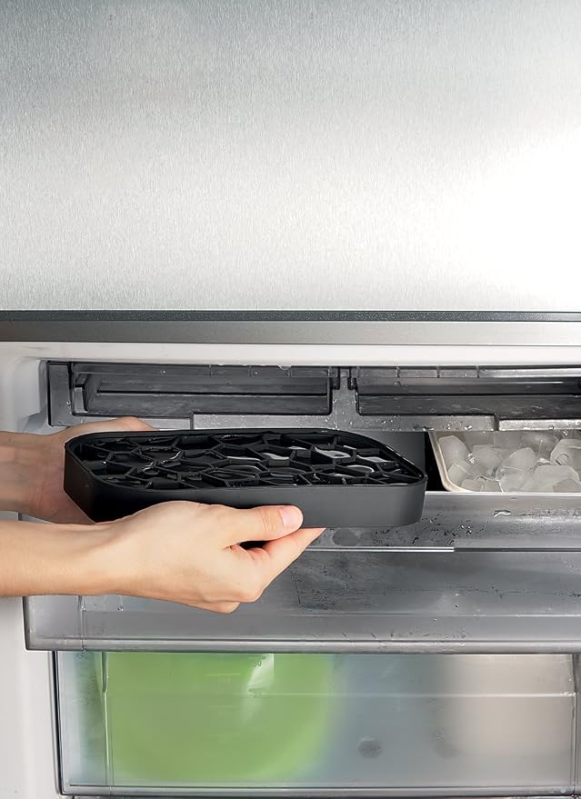 Lékué Ice Box | Black | Ice Cube Tray - Image 5