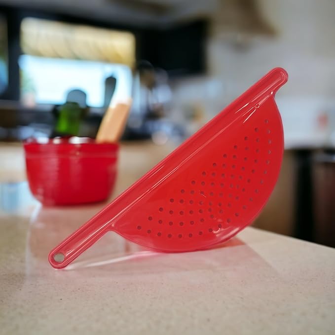 Handy Housewares Handheld Plastic Pot Drainer, Noodle & Pasta Strainer - Image 3