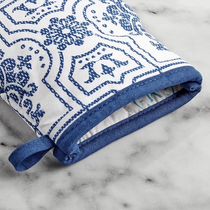 Martha Stewart Strie Medallion Mini Oven Mitt 2-Pack Set - Image 4