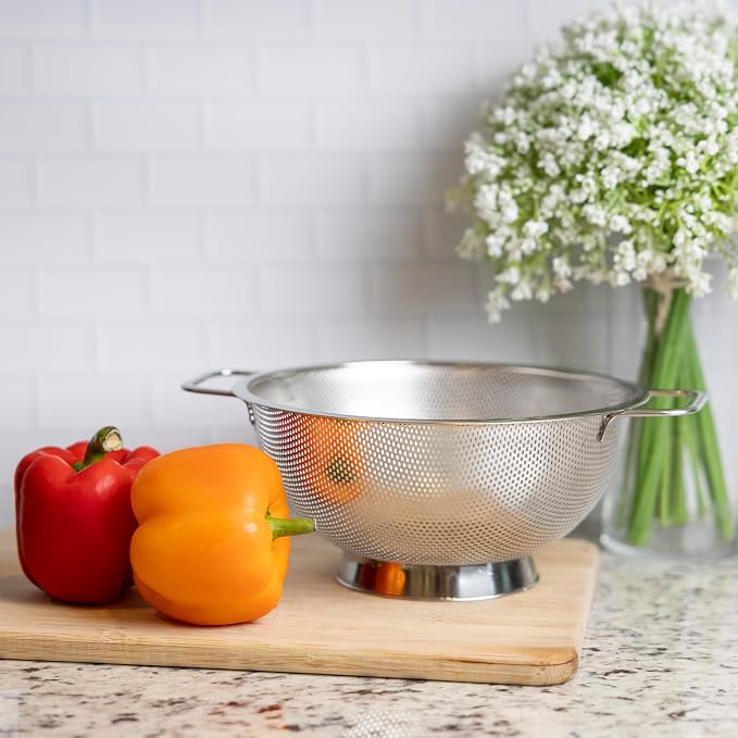 Fox Run Large Stainless Steel Colander, 3 Quart Pasta Strainer - Image 2