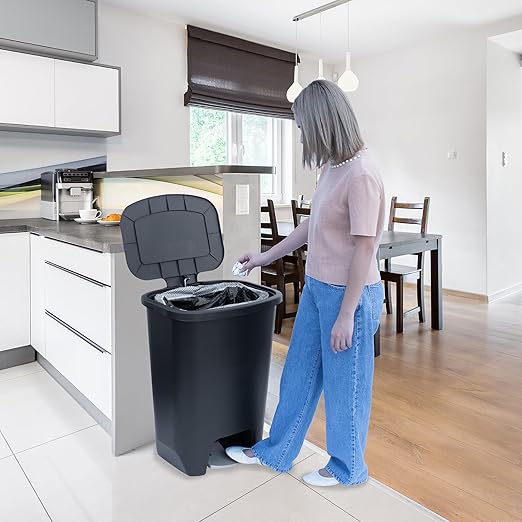 Glad Premium 20 Gallon Trash Can - Image 7