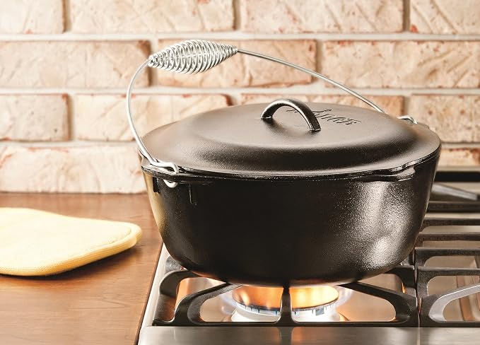 Lodge 7 Quart Pre-Seasoned Cast Iron Dutch Oven - Image 2