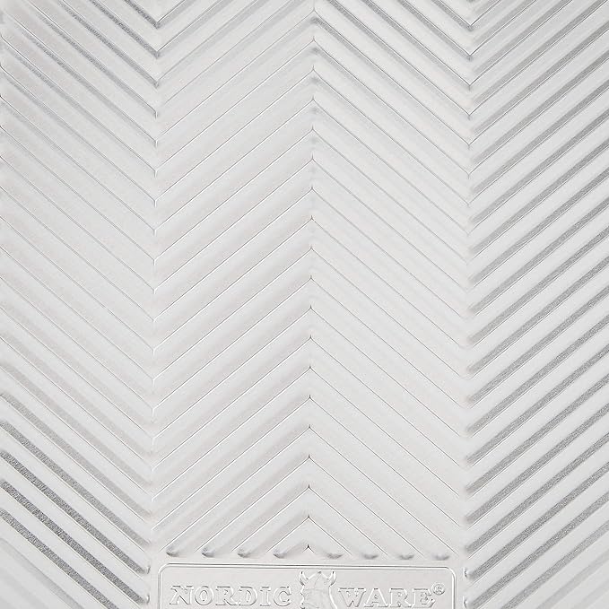 Nordic Ware Prism 9-Inch Round Cake Pan - Image 8