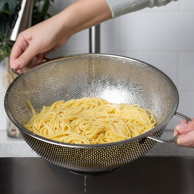Fox Run Large Stainless Steel Colander, 5 Quart Pasta Strainer - Image 5