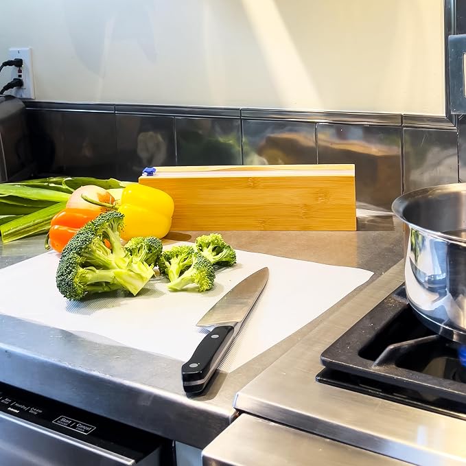 Mind Reader E-Z Board Disposable Plastic Cutting Board, 20 Square Feet - Image 9