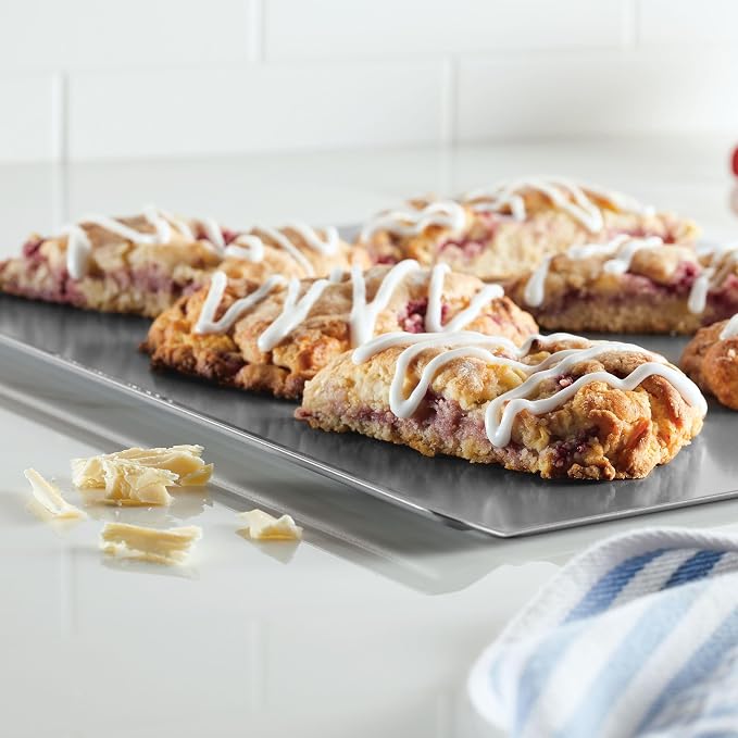 Farberware Insulated Nonstick Bakeware 14-Inch x 16-Inch Jumbo Cookie Sheet - Image 5