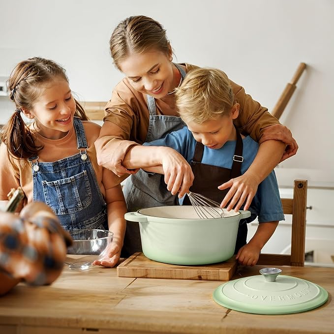 Overmont Enameled Cast Iron Dutch Oven - Image 8