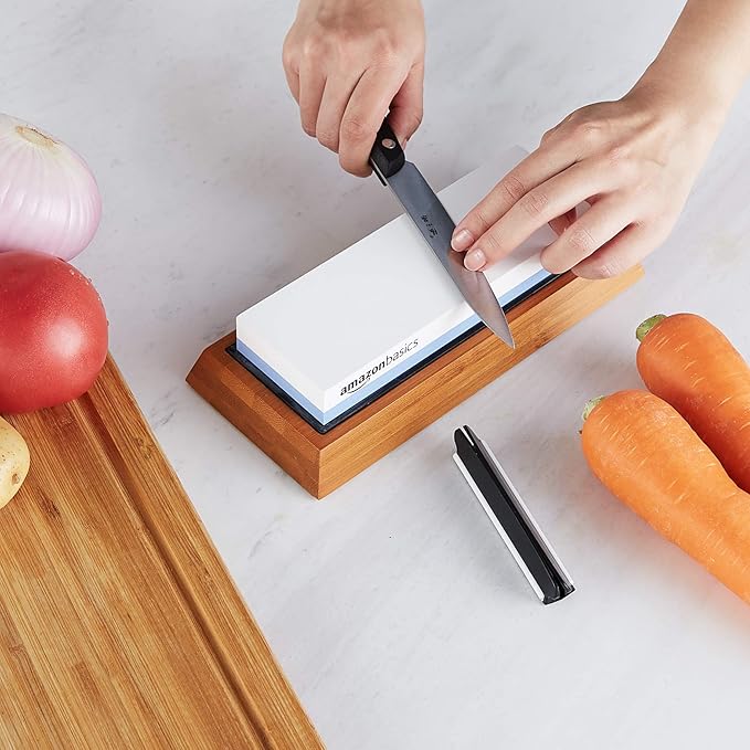 Amazon Basics Whetstone Knife Sharpening Stone, Double-Sided 1000/6000 Grit - Image 6