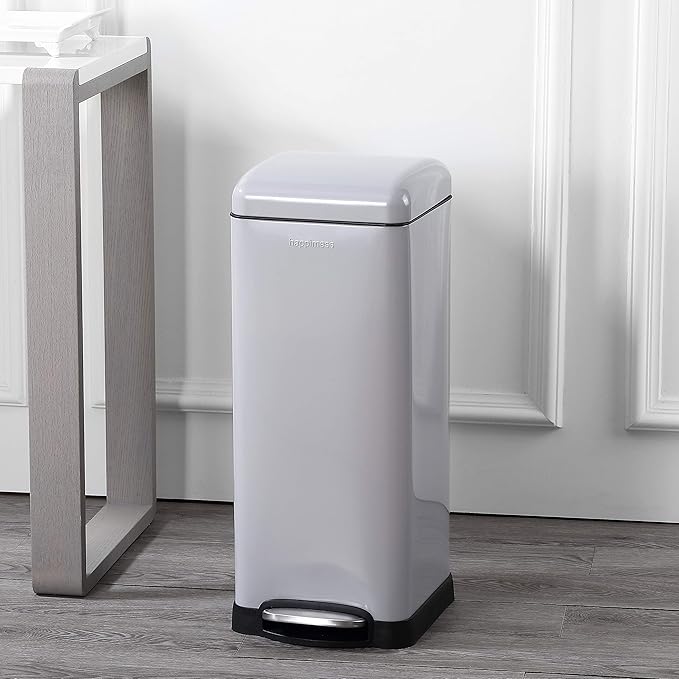 happimess HPM1007C Betty Retro 8-Gallon Step-Open Trash Can - Image 2