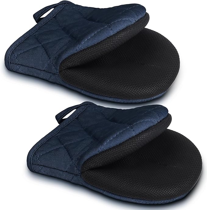 1 Pair Short Oven Mitts by Qulable