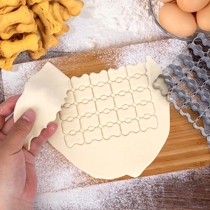 AIERSA Dog Bone Cookie Cutter, 25 Cavity Small Dog Bone Cookie Cutters - Image 4
