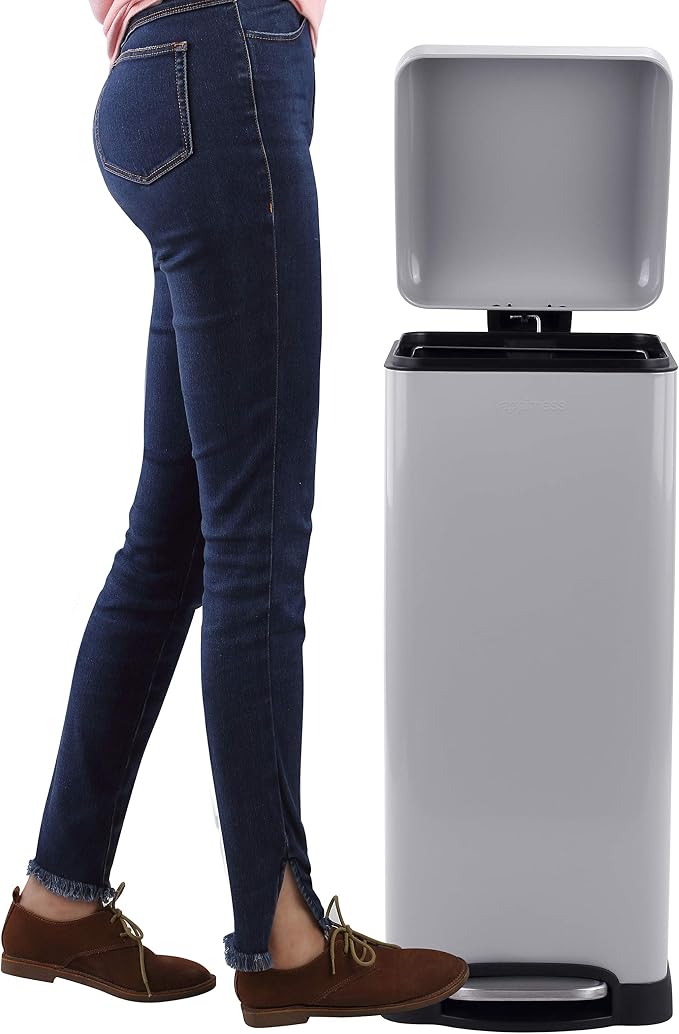 happimess HPM1007C Betty Retro 8-Gallon Step-Open Trash Can - Image 6