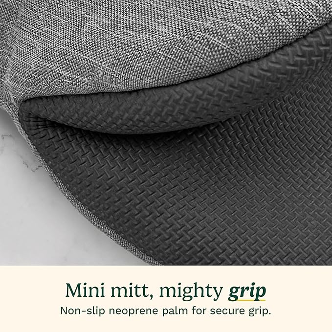Cuisinart Mini Oven Mitts – 5.5” x 7” Heat-Resistant Kitchen Mitts - Image 4