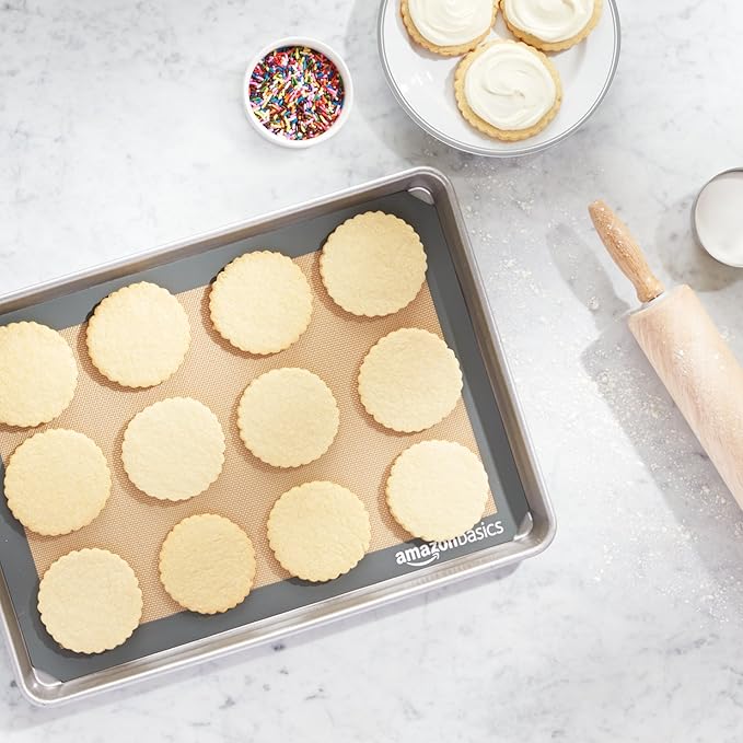 Amazon Basics Non-Stick Silicone Baking Mat, Food Safe, Dishwasher Safe - Image 5