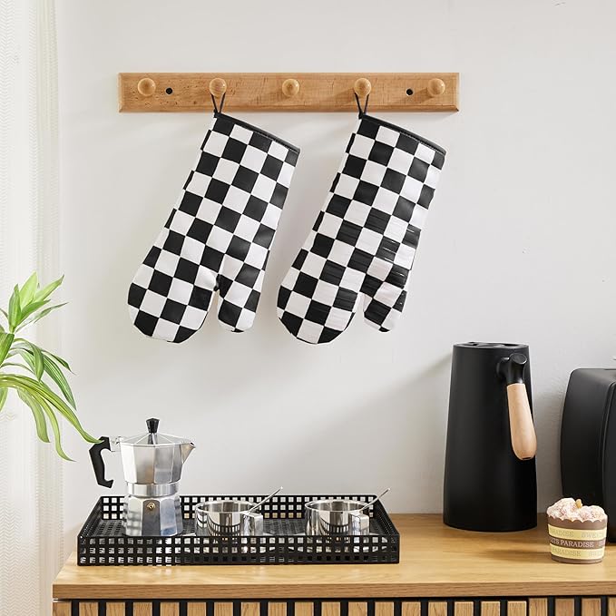 Ohocut Black and White Checkered Oven Mitts Heat Resistant, Vintage Retro - Image 4