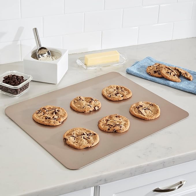 Cuisinart 17-Inch Chef's Classic Nonstick Bakeware Cookie Sheet - Image 2