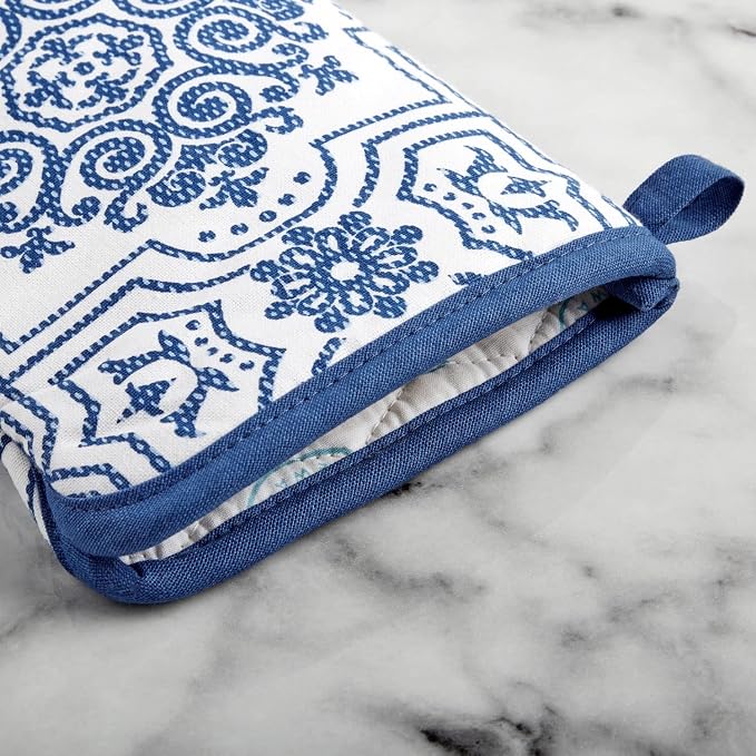 Martha Stewart Strie Medallion Oven Mitt 2-Pack Set - Image 3