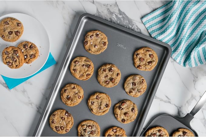 Wilton Silver Non Stick Large Baking Sheet, Cookie and Roasting Pan - Image 3