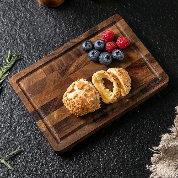 THETCHRY Walnut Wood Cutting Board - Image 2