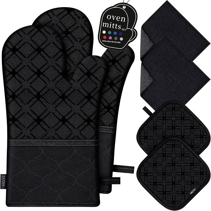 Oven Mitts and Pot Holders Set by HGYI