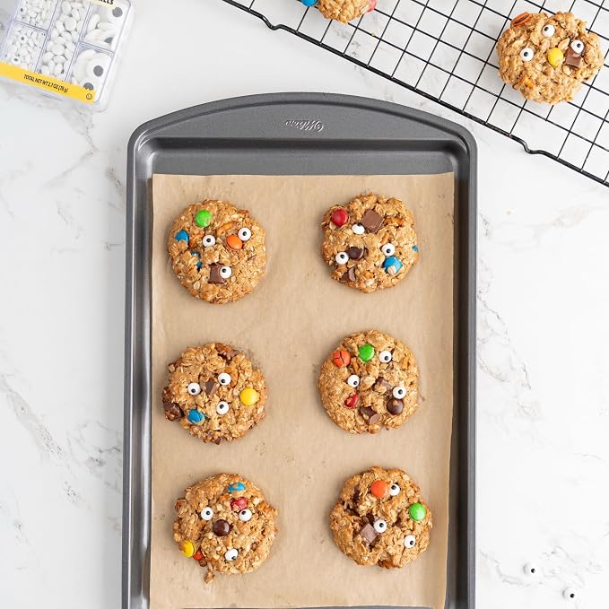 Wilton Gold Premium Non-Stick Warp-Resistant Bakeware, Made without PFAs - Image 3