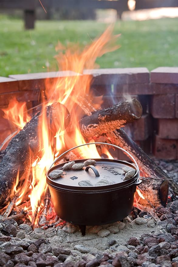 Lodge 8 Quart Pre-Seasoned Cast Iron Camp Dutch Oven - Image 4