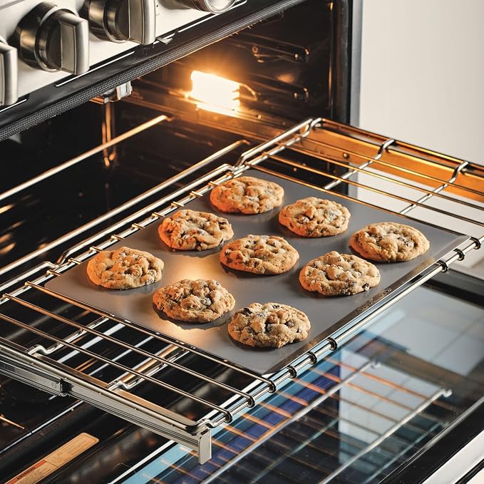 Farberware Insulated Nonstick Bakeware 14-Inch x 16-Inch Jumbo Cookie Sheet - Image 9